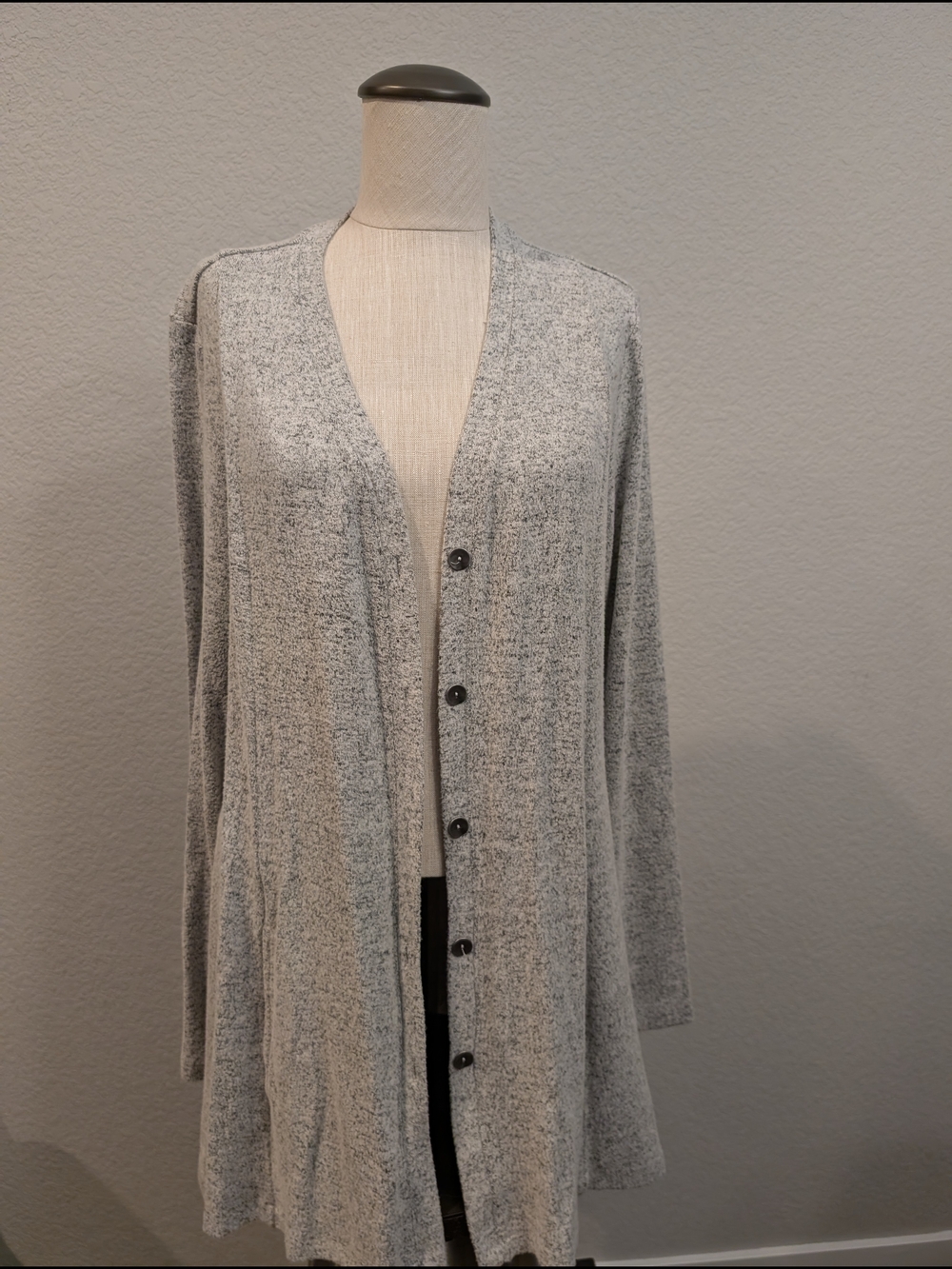 Susan Graver Sz M Light Gray Button-Front Cozy Soft Open Cardigan w/ Pockets